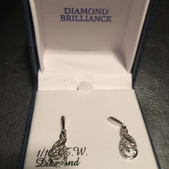 NWT Diamond Brilliance Sterling Silver 1/10 CTTW Diamond Earrings - Picture 2 of 3